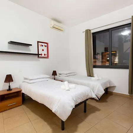 Spacious Pv Apt Close To Club, Schools With Wifi By 360 Estates * Saint Julian's